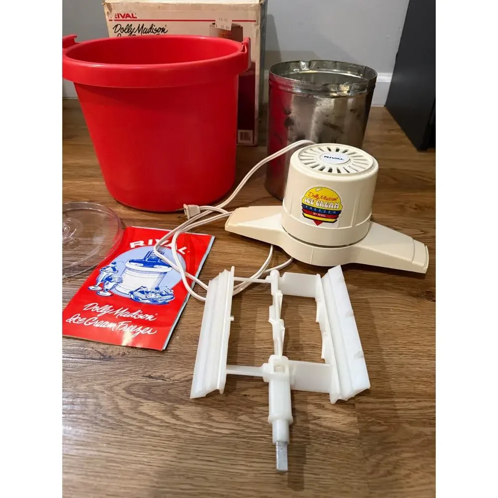 Vintage 1987 Rival Dolly Madison Ice Cream Freezer 4 Qt Model 8400 Red Box Works